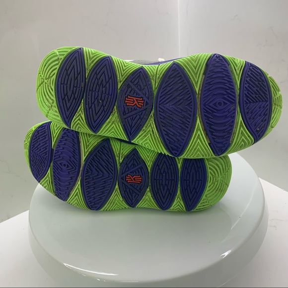 Nike Kyrie 5 Wolf Grey Lime Blast size 3.5 youth - Picture 4 of 13